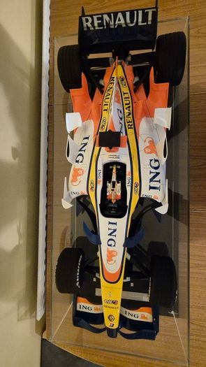 A 1:6 scale (32 inches long Formula 1 car) limited edition model of the 2007 Season ING Renault R27 F1 Team car