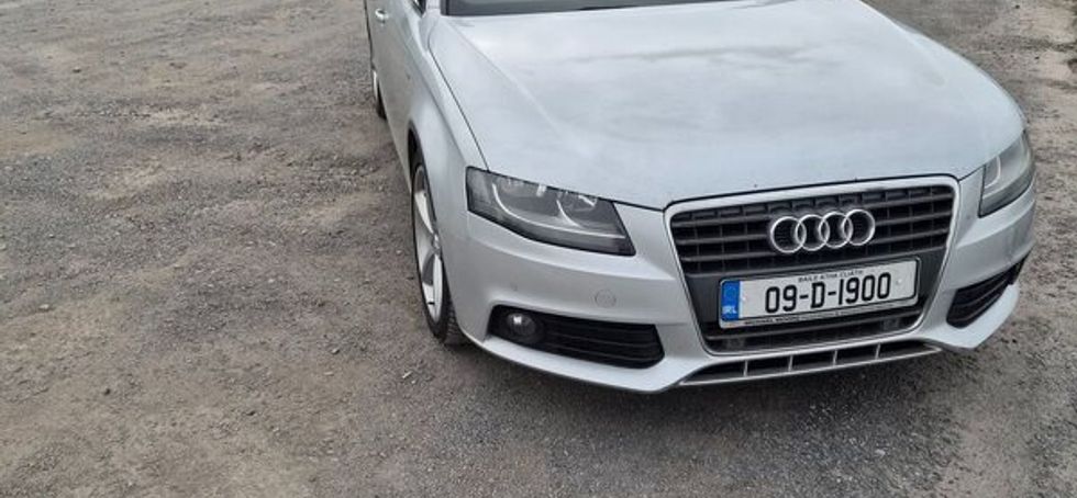 Audi A4 B8 2009,Sline,143hp