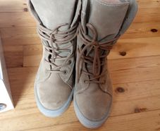 Woman boots