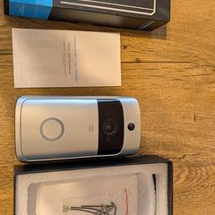 Wireless video doorbell