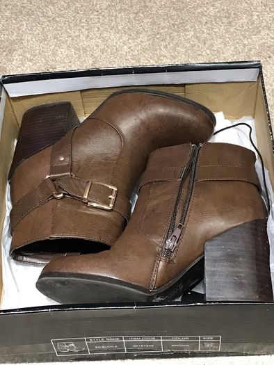 Forever 21 Brown leather boots in as new condition Size4