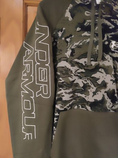 Under Armour Camo Hoodie L New