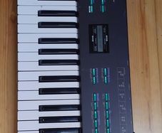 Vintage Yamaha DX27