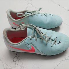 Nike Phanthom football boots