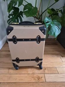 cabin suitcase