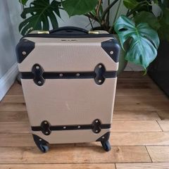 cabin suitcase