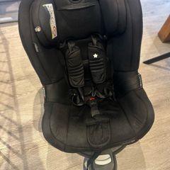 car seat with isofix base and 360 spin