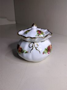 Royal Albert Old Country Roses Dorothy pot / Honey Pot