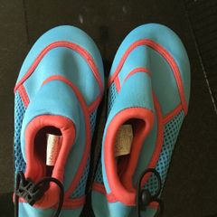 Swim shoes