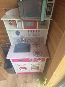 play kitchen