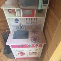 play kitchen