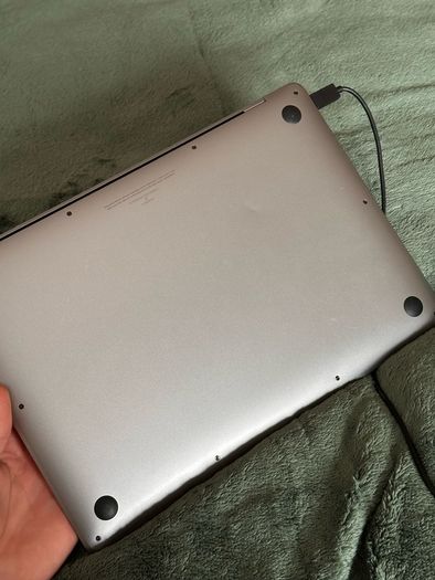 Macbook Air M1 2020  8gb Ram 256gb Ssd 95% Battery