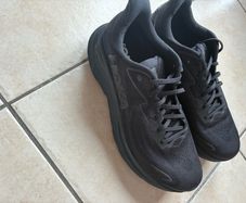 hoka Clifton 10 wide fit size 11 uk