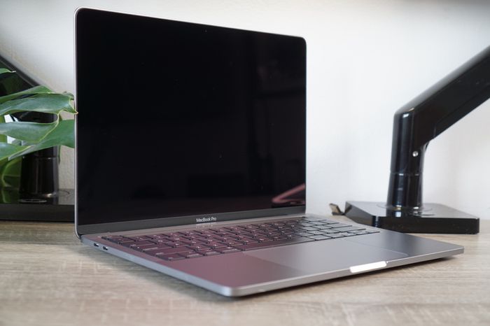 MacbBook Pro 13" 2020 | 10th Gen i5 2.0GHz | 16GB | 512GB