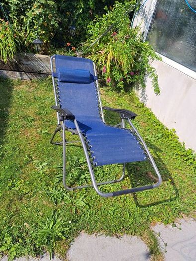 sun lounger