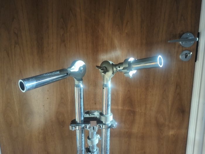Pearl Tom Stand