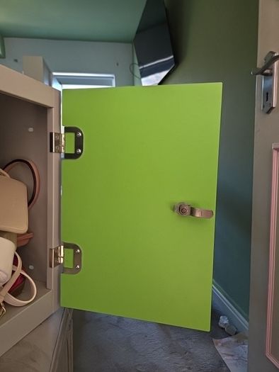 locker with key