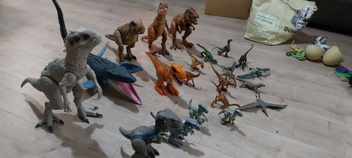 Schleigh dinosaur research lab and volcano