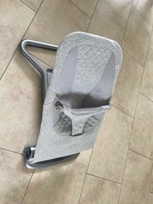 Ergobaby 360 bouncer light grey