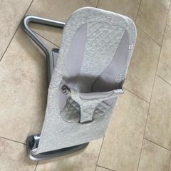 Ergobaby 360 bouncer light grey