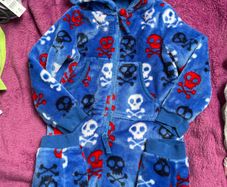M&S Skulls sleepsuit 3-4