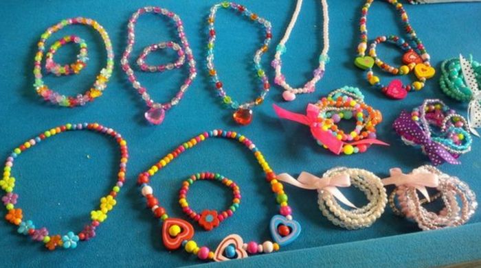 Little Girl's Jewellery Box & Jewellery
