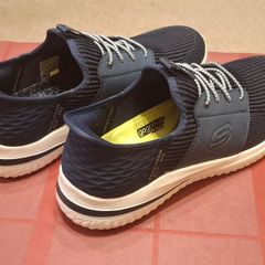 SKECHERS Slip-Ins - Size 9 - Excellent - As NEW