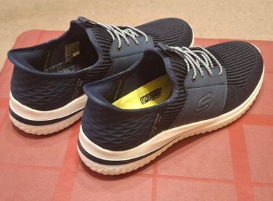 SKECHERS Slip-Ins - Size 9 - Excellent - As NEW