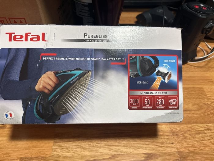 Tefal 3000W Puregliss Steam Iron | Black/Blue