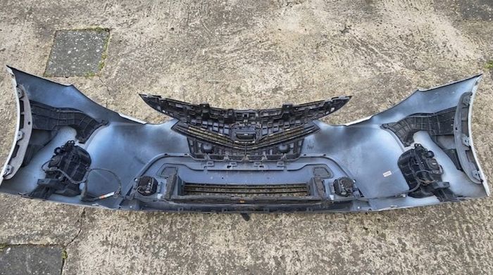 Prius Alpha front bumper