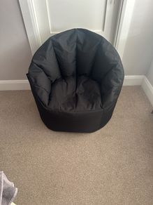 Snug beanbag chair