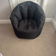 Snug beanbag chair