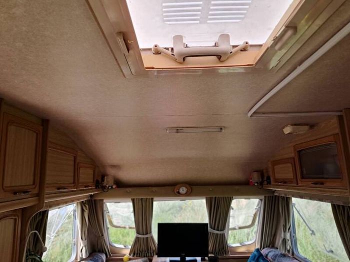 elddie caravan 4-5 berth