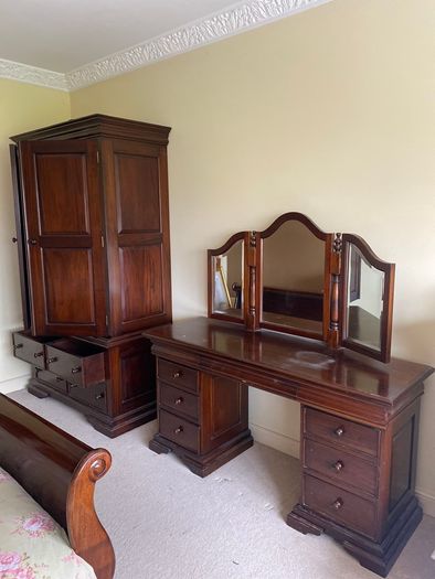 9 Drawer Mahogany Dressing Table Set