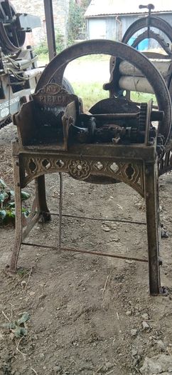 Pierce chaff cutter,