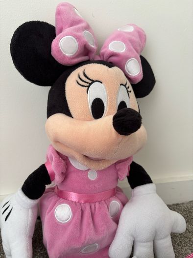 Genuine large Minnie Mouse form London Disney shop