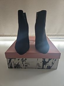 Ladies Black Moda in Pelle Suede Boots.