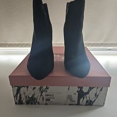 Ladies Black Moda in Pelle Suede Boots.