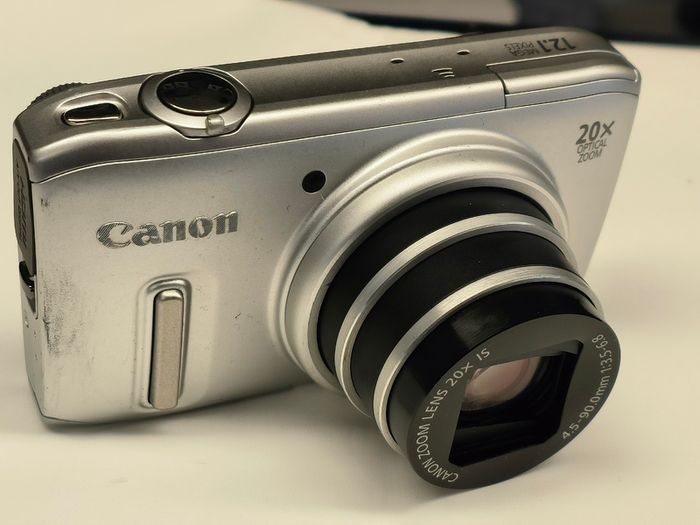 Canon PowerShot SX240 HS Digital Camera 12.1MP 20x Optical Zoom,  Silver