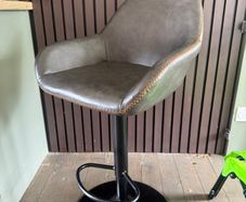 Bar stool