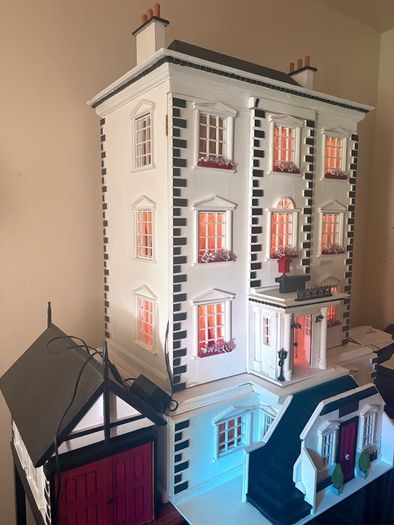 Stunning approx 140cm high 4 story extra large Georgian dolls house with contents, servants quarters and separate garage