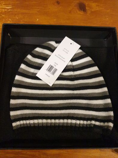 FCUK Scarf & beanie set