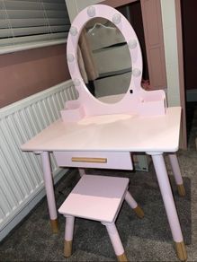 kids dressing table