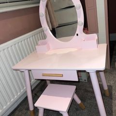kids dressing table