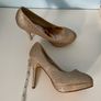 Ladies Gold High Heels New 6/39 Image 3