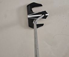 Odyssey backstrike dart  putter