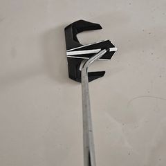 Odyssey backstrike dart  putter