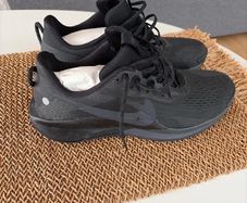 Nike Pegasus Trail 5 Black Size 6