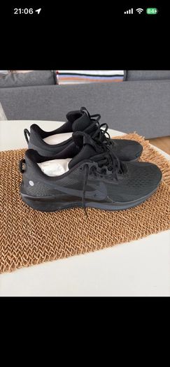 Nike Pegasus Trail 5 Black Size 6