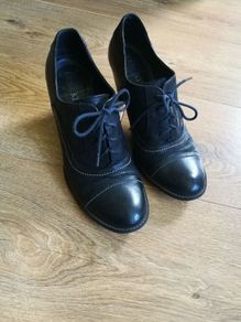 Leather high heel shoes